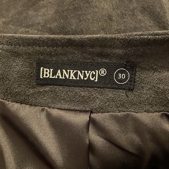 BLANK NYC Suede French Grey Mini Skirt Fully Lined Welt Pockets Back Zipper 30 - Picture 4 of 6